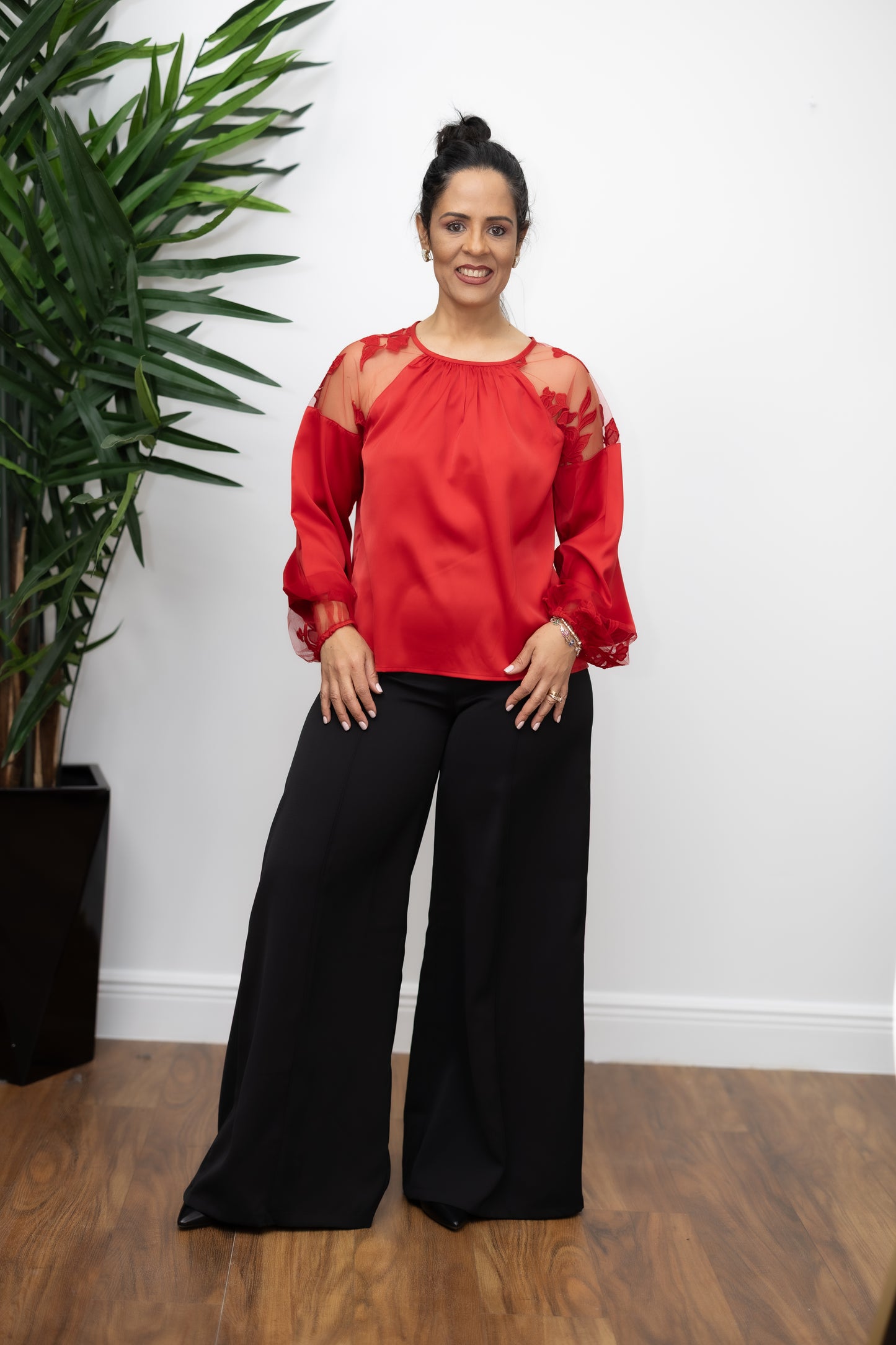 Blusa Scarlet Lace Elegance