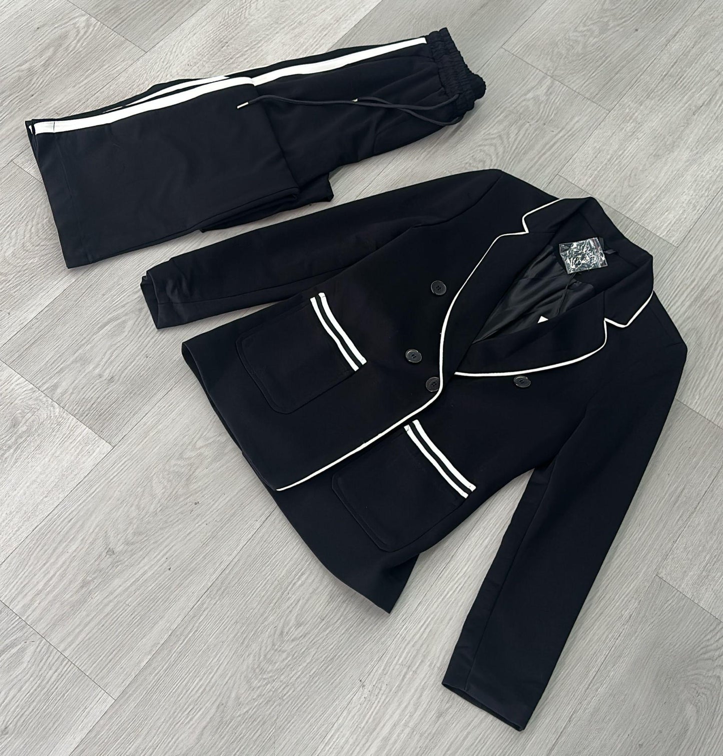 Karla ll Blazer & Pants Suit