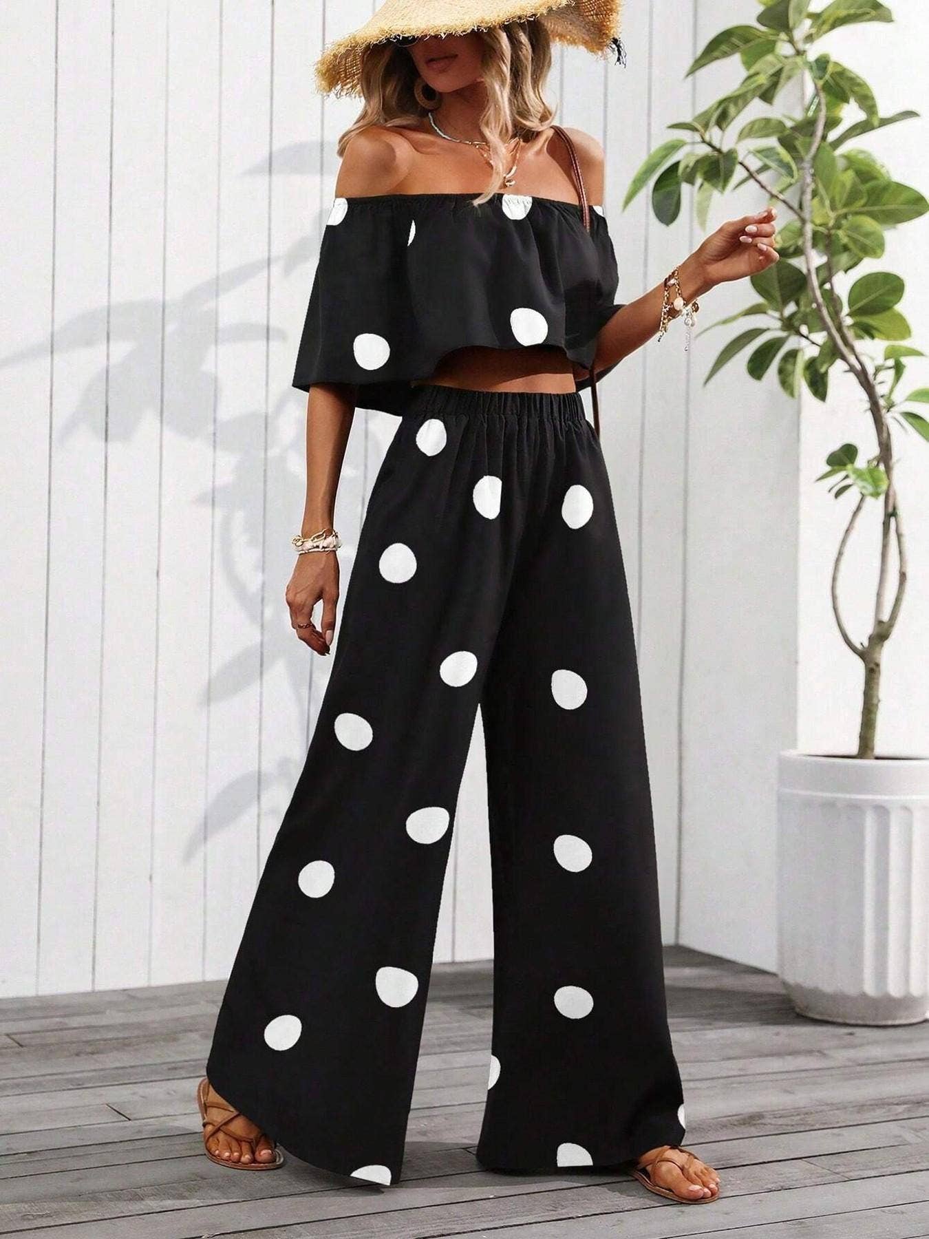 Casual Off-Shoulder Polka Dot Two-Piece Outfit