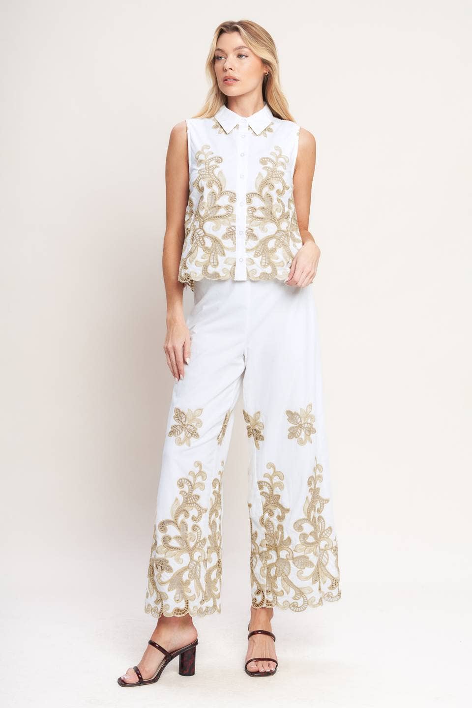 A solid woven pant - IP9092T