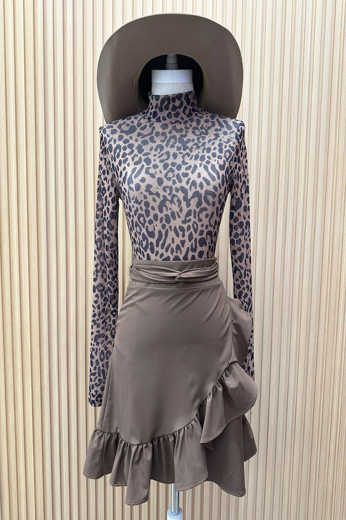 T289-5914-Karen Pretty Animal Print Mesh Bodysuit