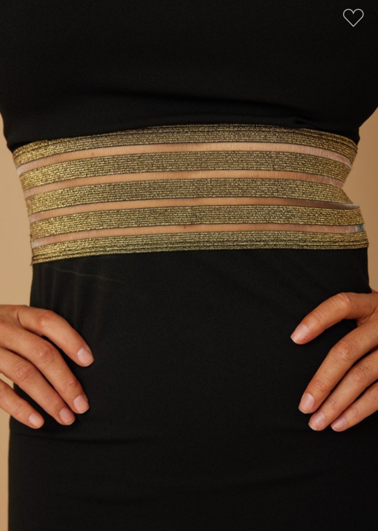 Vestido cruzado con forro dorado de Vivian Black