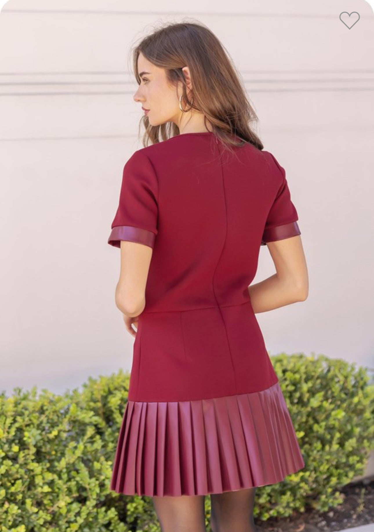 Vestido mini color cereza intenso de Olga