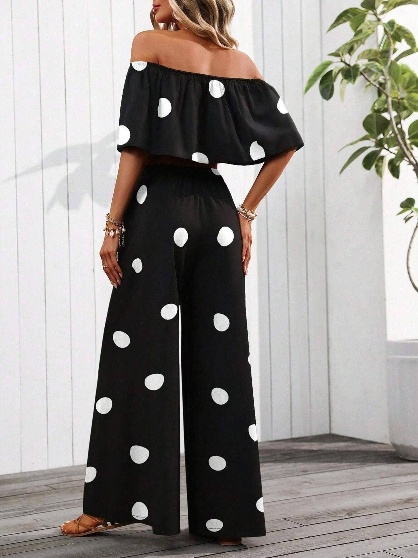 Casual Off-Shoulder Polka Dot Two-Piece Outfit