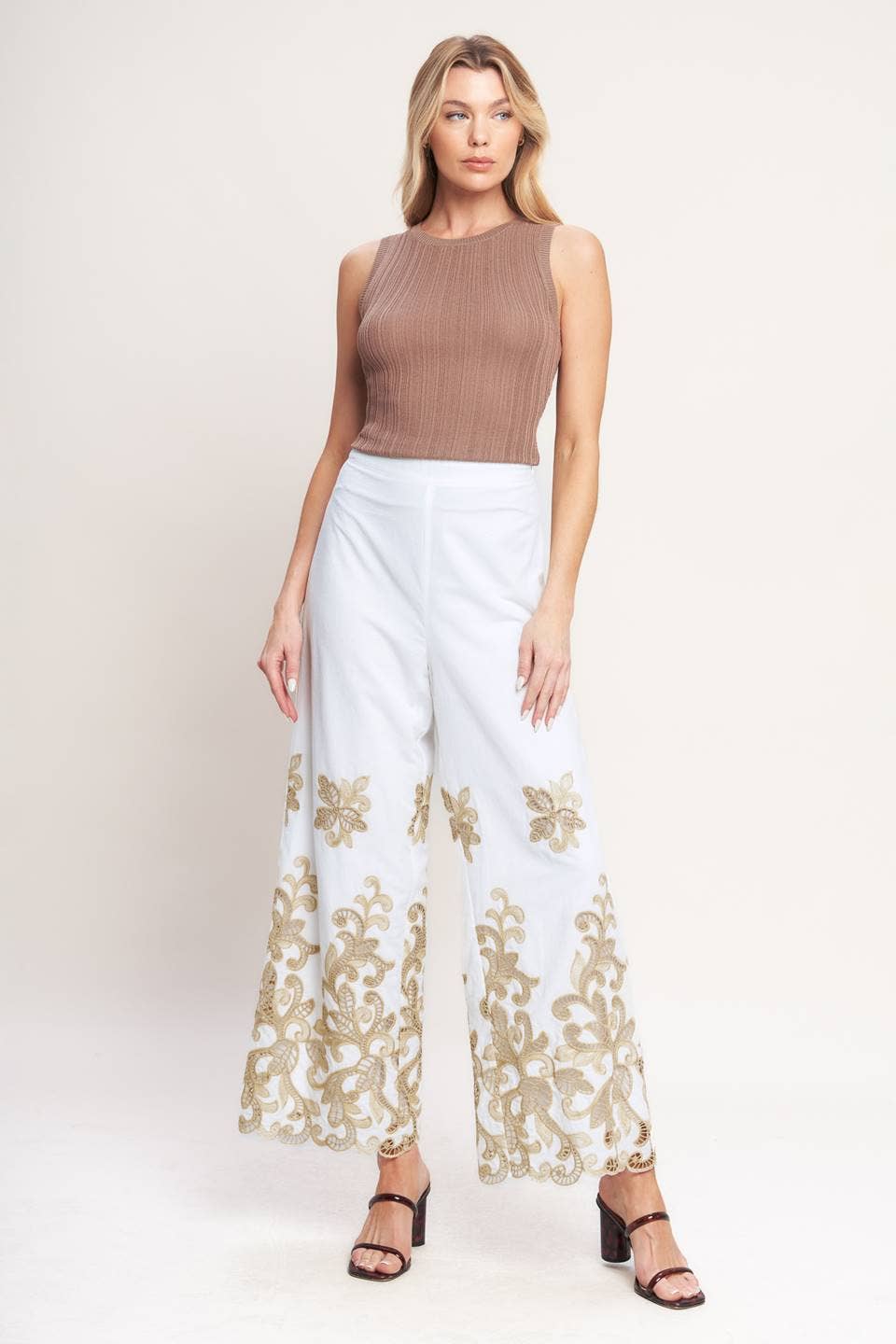 A solid woven pant - IP9092T