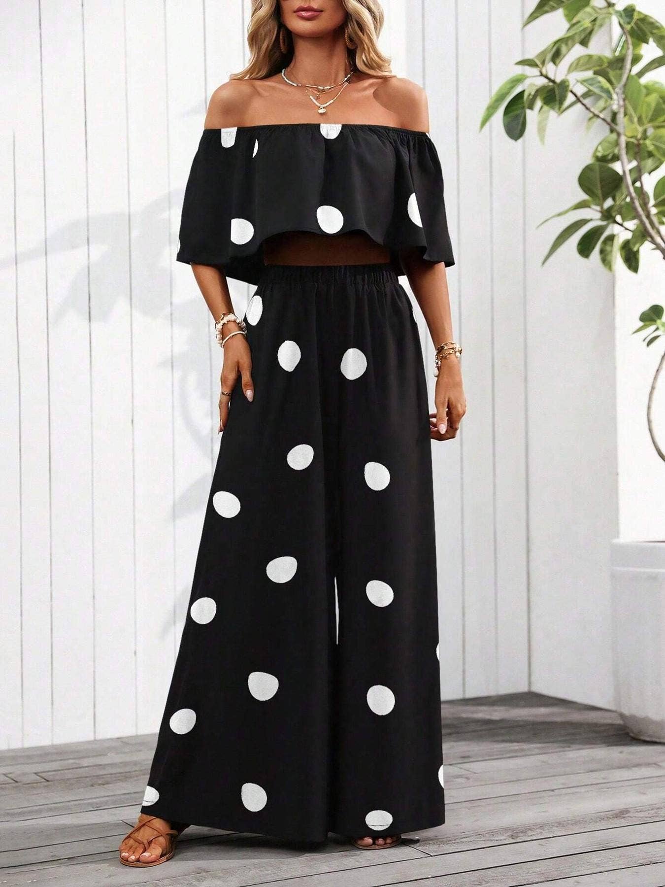 Casual Off-Shoulder Polka Dot Two-Piece Outfit